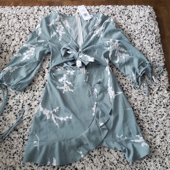 Floral tie dress - Picture 3 of 4